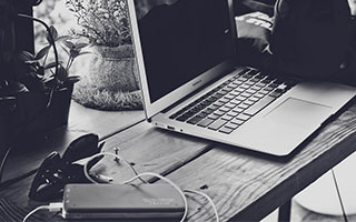 意甲：米兰冬季窗口第二签！18岁的年轻前锋科斯蒂奇加盟米兰俱乐部